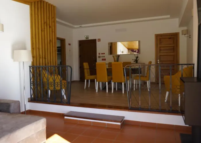 Azul * Феррейра-ду-Зезери